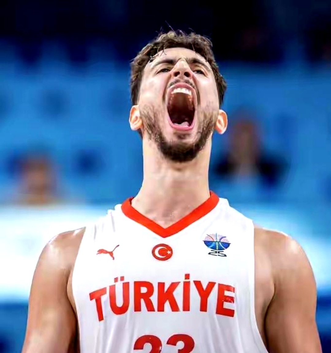 字母哥关键节点绝杀，FPX带队取胜！的简单介绍